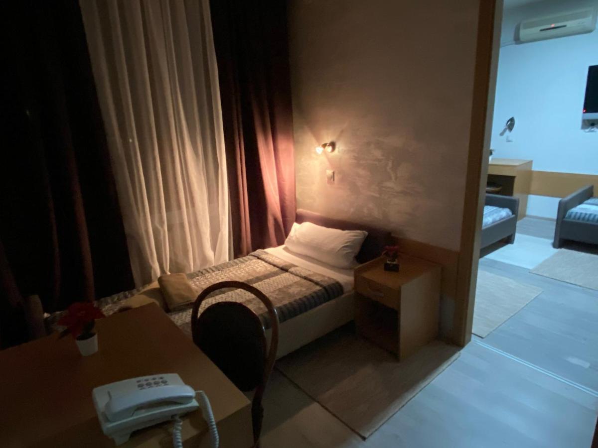 Hotel Moment Velika Plana Eksteriør billede