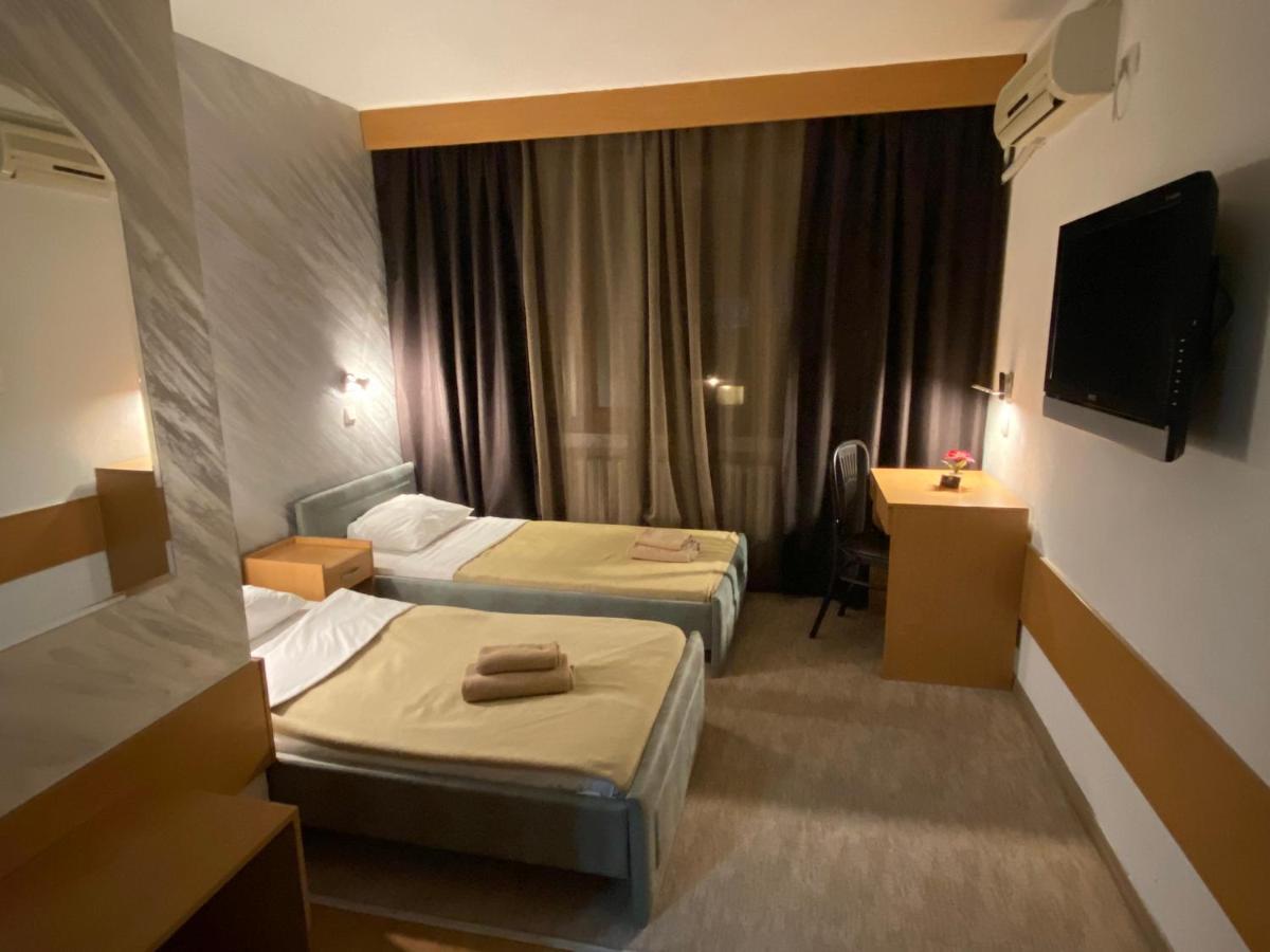 Hotel Moment Velika Plana Eksteriør billede